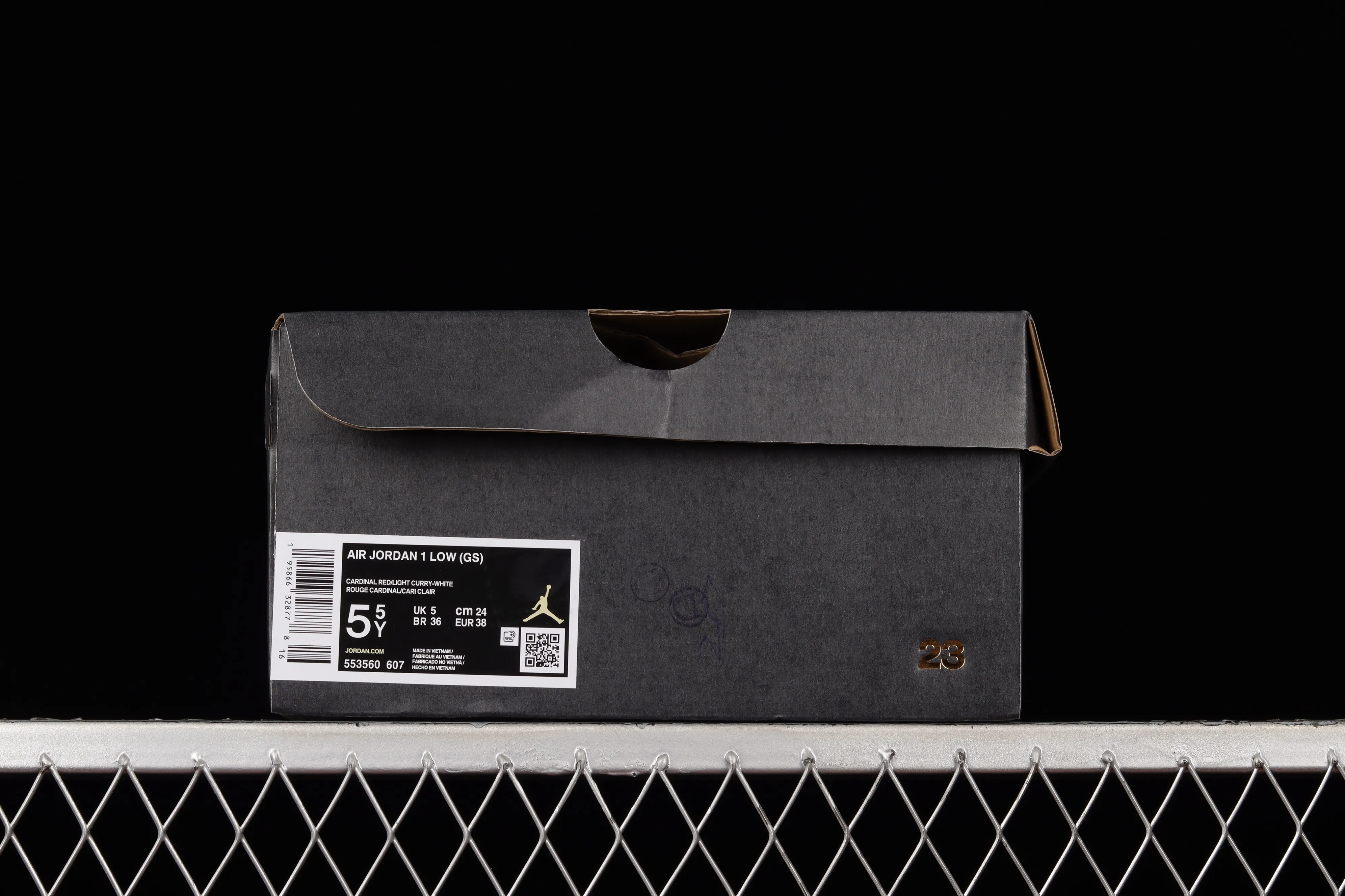 All categories Air Jordan Jordan series basketball shoes Air Jordan 1 Low Z version Air Jordan 1 Low AJ1 Joe 1 new white and red low-level basketball shoes 553560-607